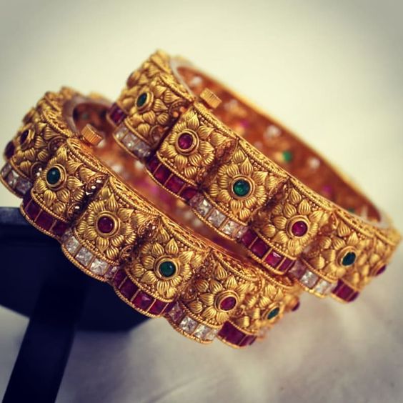 The Art of Matching Bangles with Other Jewellery