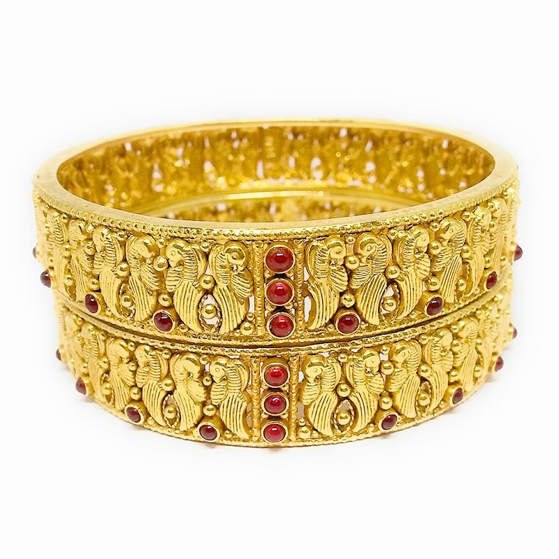 Bangles are a beautiful accessory that can add a touch of elegance and sophistication to any outfit.