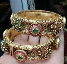 Bangle Etiquette: Do's and Don'ts for Wearing Bangles